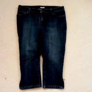 Jean crop, jeans 6P dark Navy GUC, stretch, fits good
